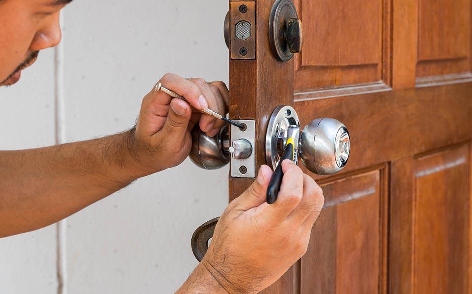 dépannage serrure porte Bois-le-Roi